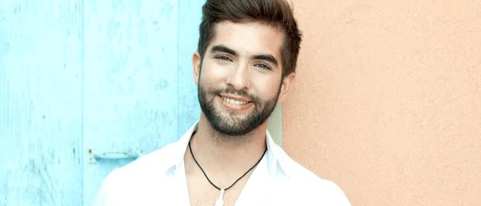 Kendji Girac El Joven Y Guapo Artista Frances Que Arrasa Cantando En Espanol Cadena Dial