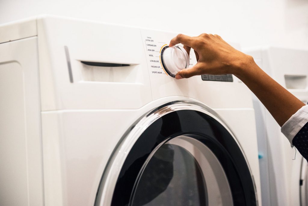 PAPEL ALUMINIO LAVADORA  Secreto revelado: así debes meter papel albal en  la lavadora y problema solucionado