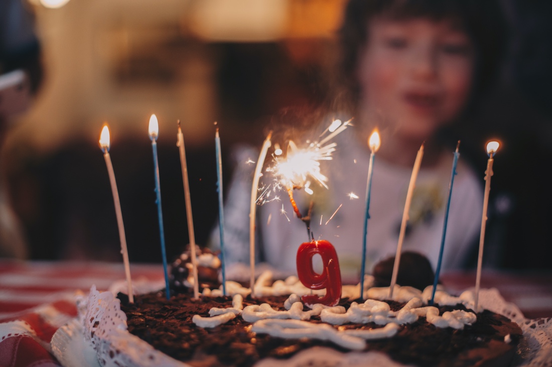 Por qué no deberías soplar las velas de tu cumpleaños más de una vez -  Cadena Dial