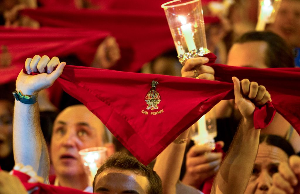 La viral celebración de los San Fermines por una comunidad de vecinos