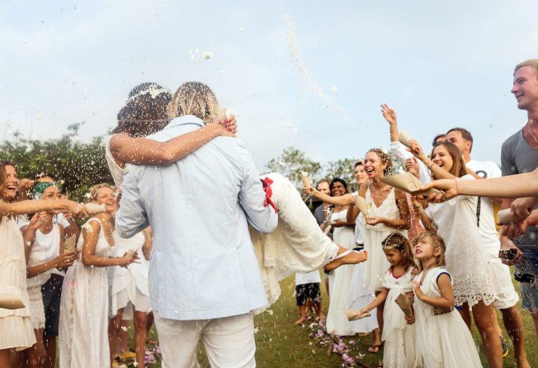 Mis amigos se casan: ¿Cuánto tengo que pagar si me invitan ...