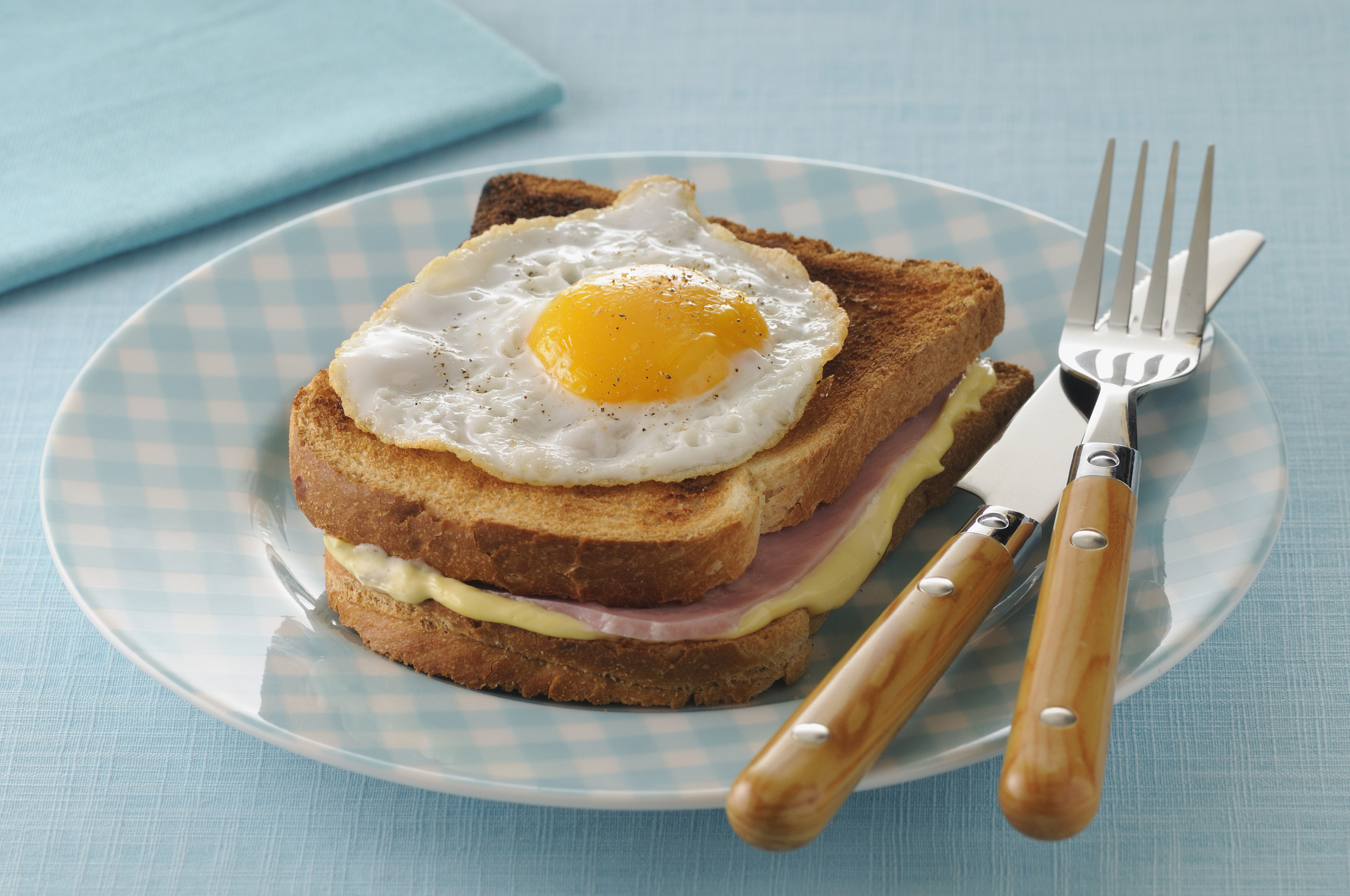 Karlos Arguiñano y su receta del croque madame, el sándwich francés con más  de 120 años - Cadena Dial