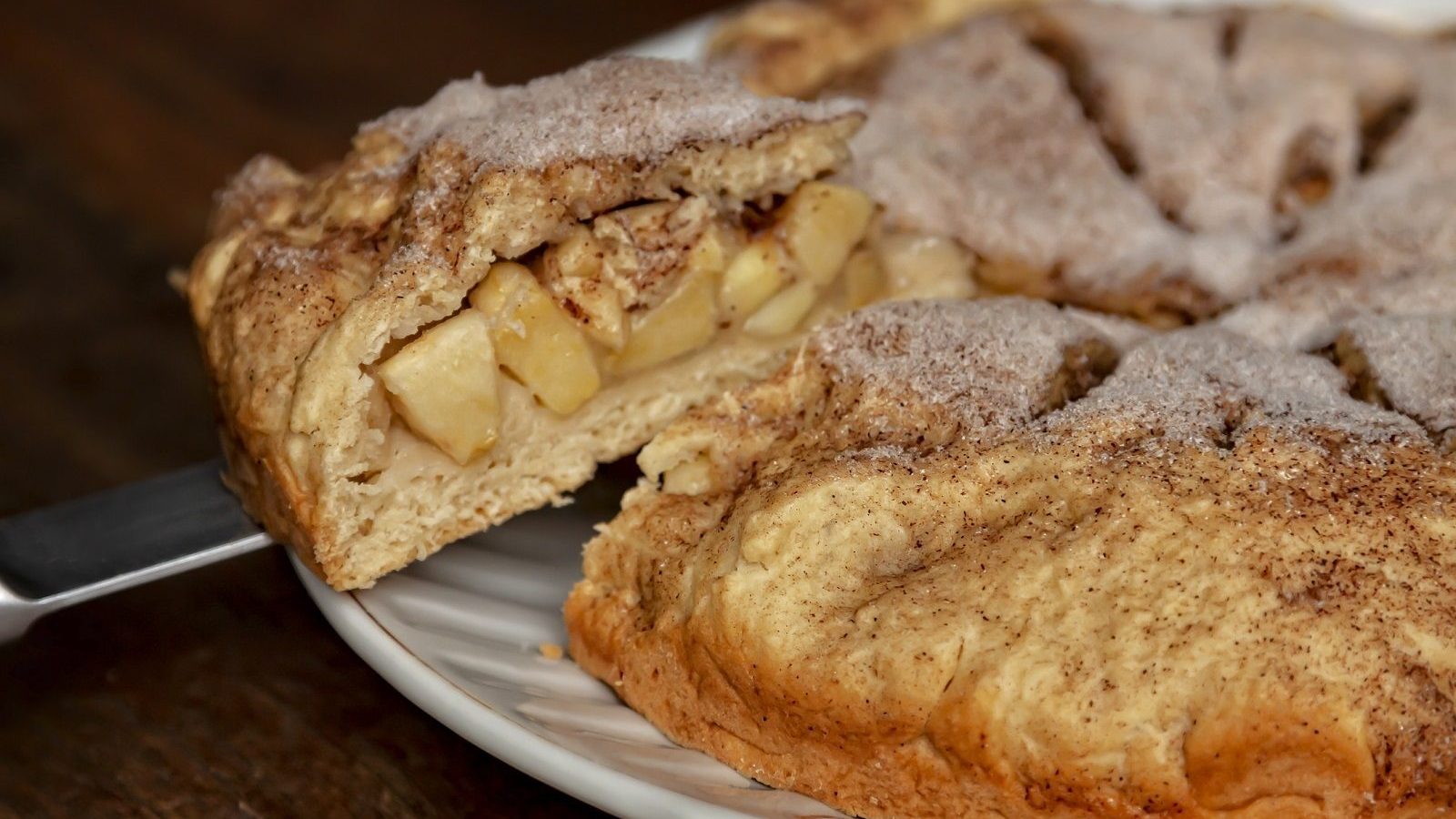 Si no quieres engordar prueba este pastel de manzana sin azúcar - Cadena  Dial