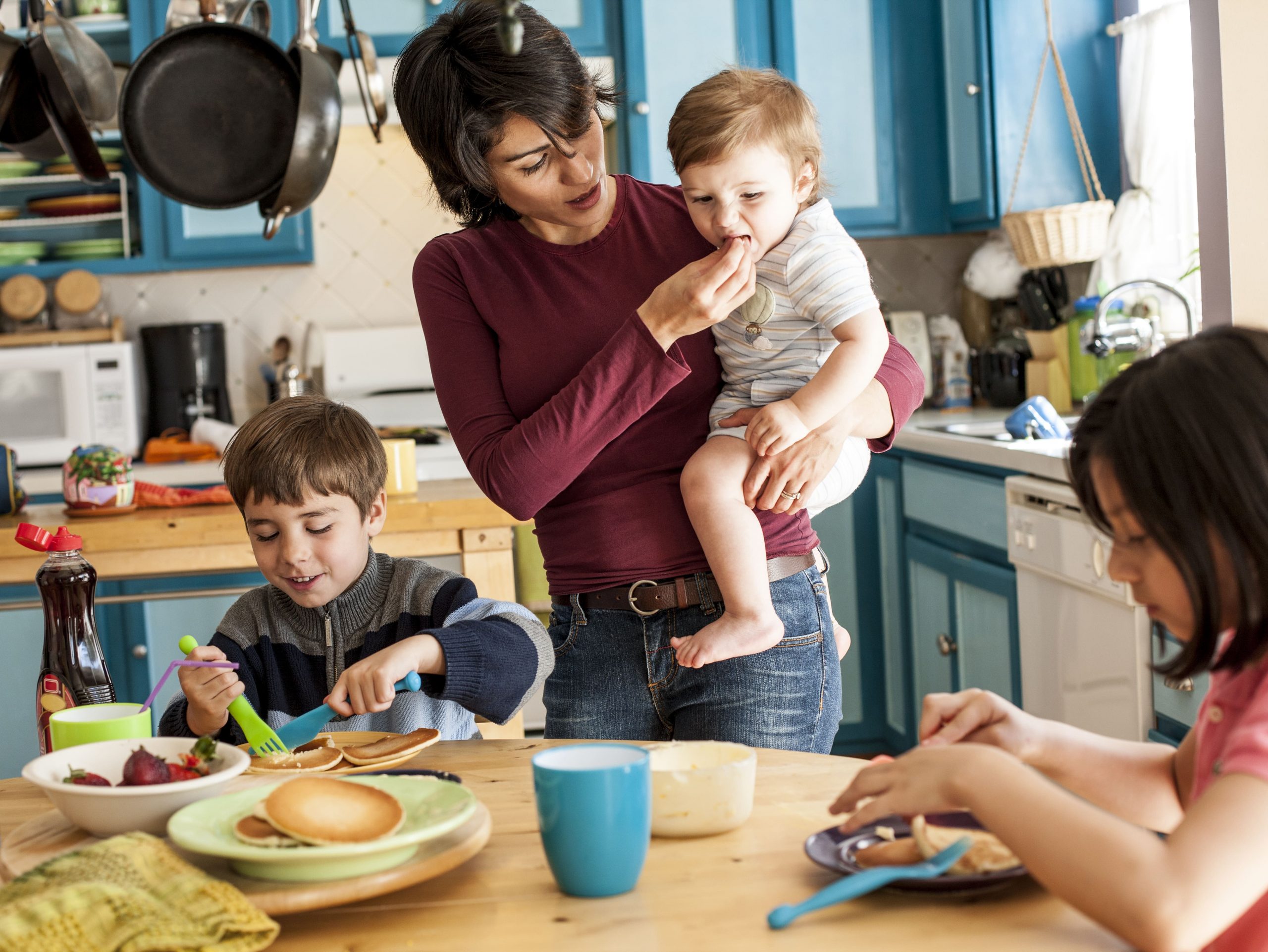 Family mom. Многодетная мать грустная. Советы для 