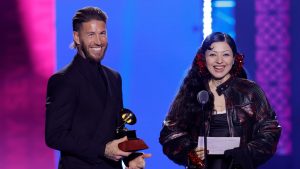 Sergio Ramos y Mon Laferte