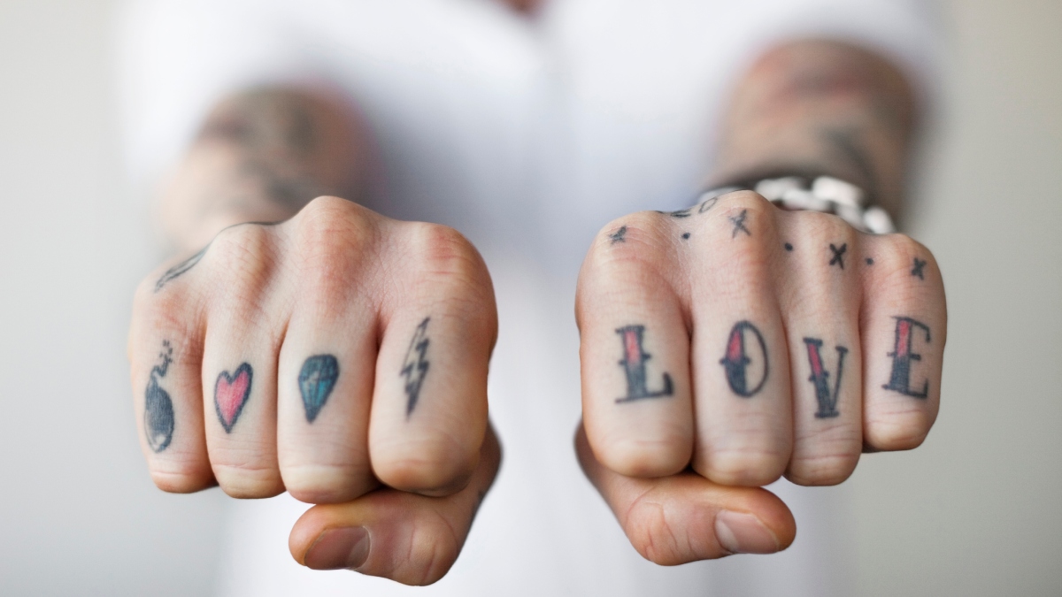 Tatuaje en la mano