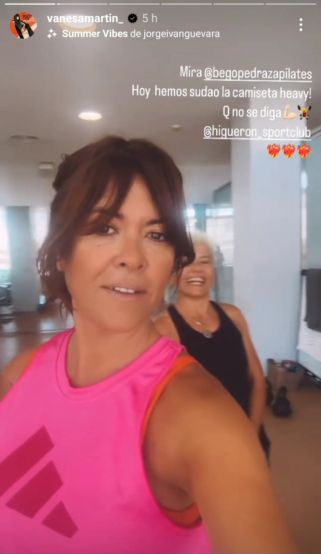 Vanesa Martín junto a su entrenadora