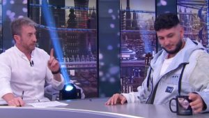 Pablo Motos con Omar Montes en 'El Hormiguero'