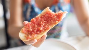 Tostada con tomate