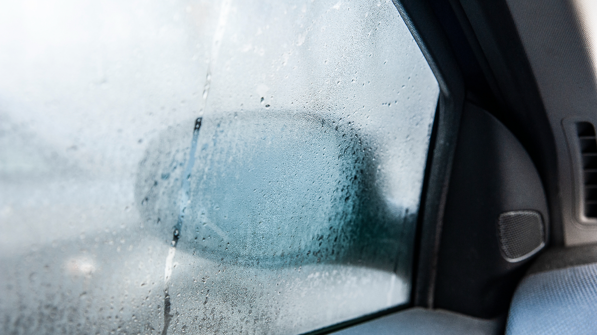 Ventana empañada lluvia